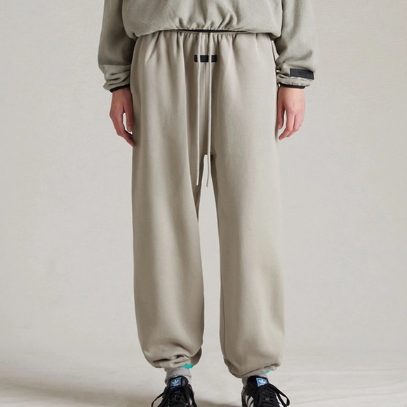 Fear of God Essentials Women’s Sweatpants in Seal Size XXS
